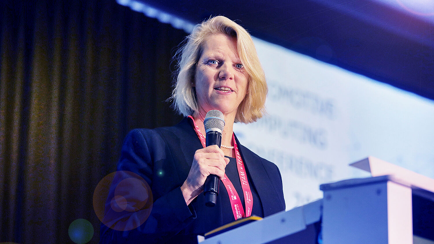 Project Manager Anne von Türckheim-Horch is opening the Automotive Computing Conference 2025